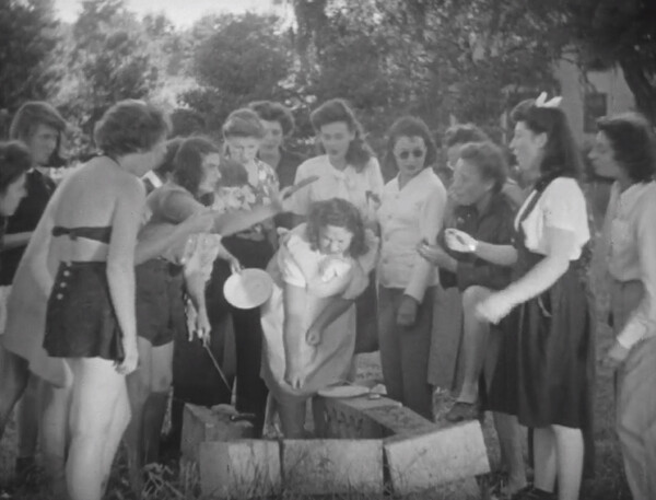 A Women's Land Army cookout