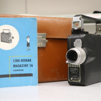 #200 5-4(5)-Ciné-Kodak Magazine 16 16mm.JPG