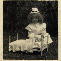 Nurse Uniform 1912-1914 Cropped.jpg